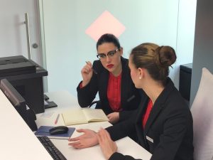 Cómo comportarse en eventos institucionales